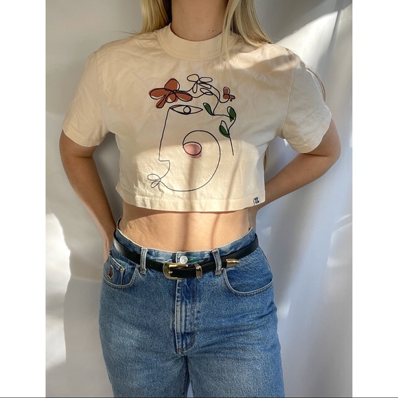 Blush Abstract Crop Top - Picture 8 of 8